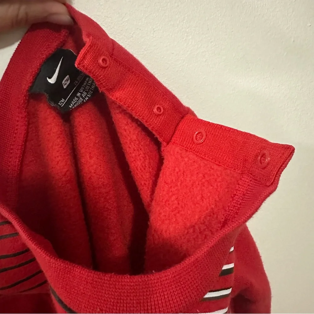 Nike Red Sweatshirt‎ Toddler Size 12 Months with shoulder snaps